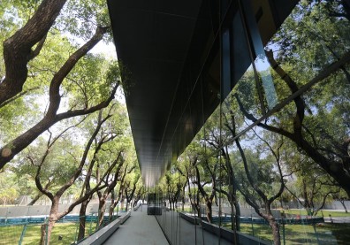 國境之南的30年老建築，化身屏東縣的「森林圖書館」