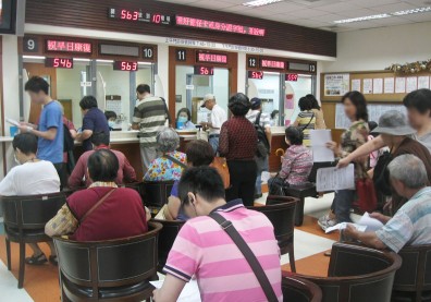 健保自費醫材設「收費上限」，近九成醫材8月起降價