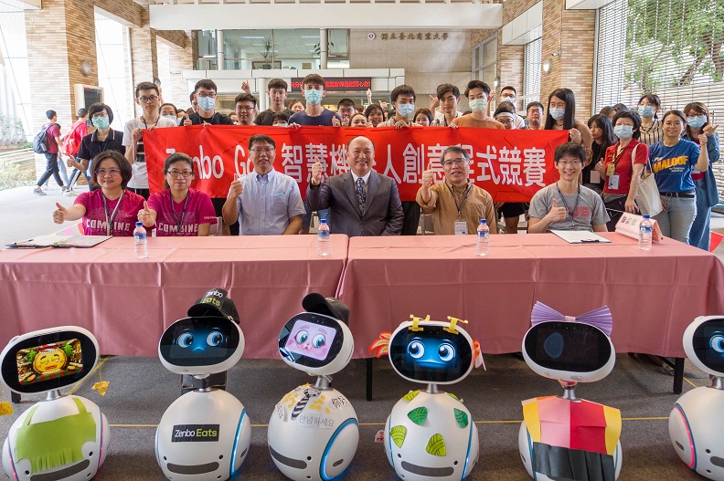 管理學院的「商業智慧研究中心」舉辦智慧機器人創意程式競賽，讓同學們用AI程式設計進行創意行銷。