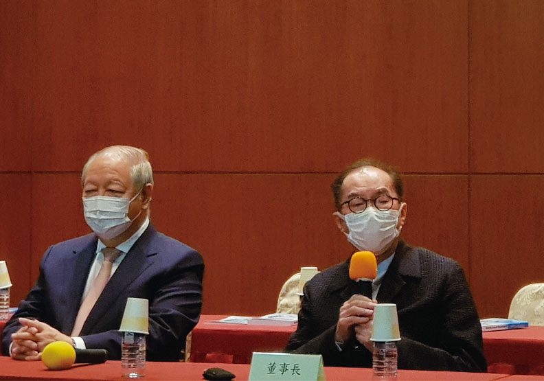 圖／廣達董事長林百里（右）、副董事長兼總經理梁次震（左）。毛凱恩攝
