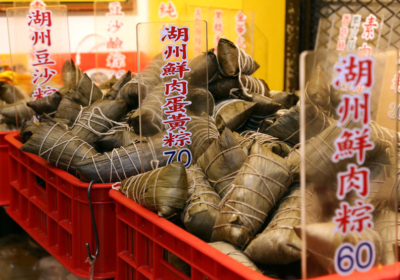粽子有各家種類,還分南北部粽、湖州粽。張智傑攝