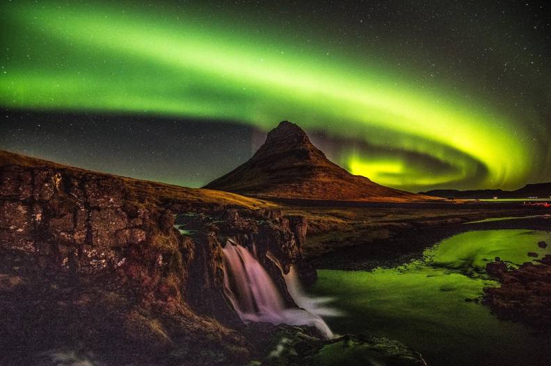 冰島教堂山幸福極光;王宏任提供。