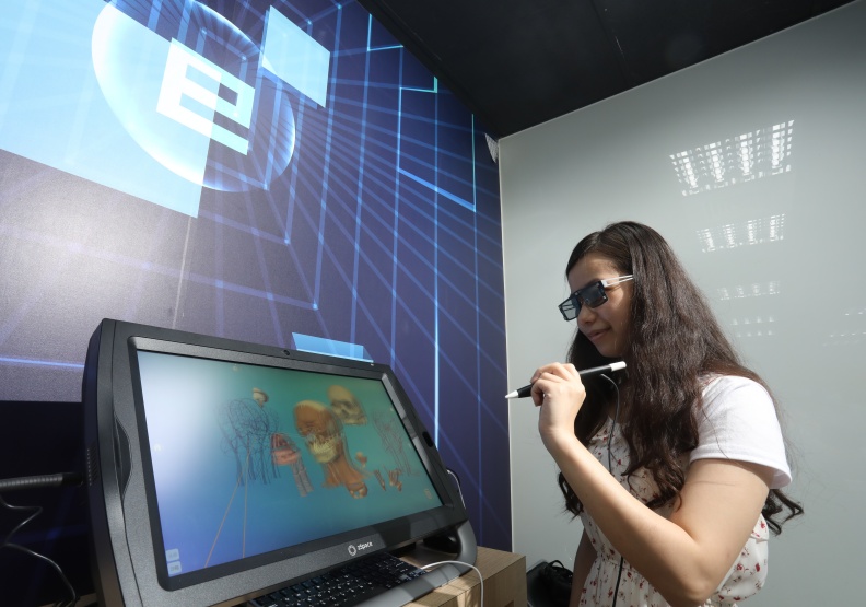 VR的沉浸式體驗,更能讓人深度感受。蘇義傑攝影