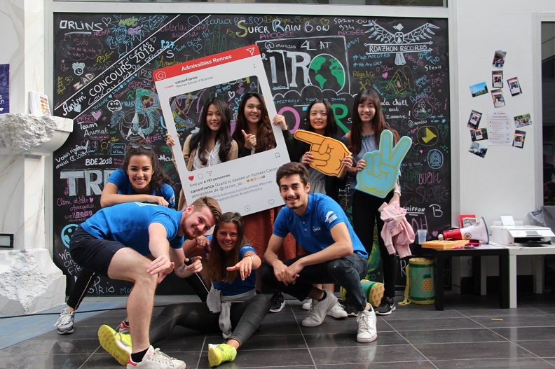 法國雷恩商學院學生會幹部與中金院學生金融學習交流。