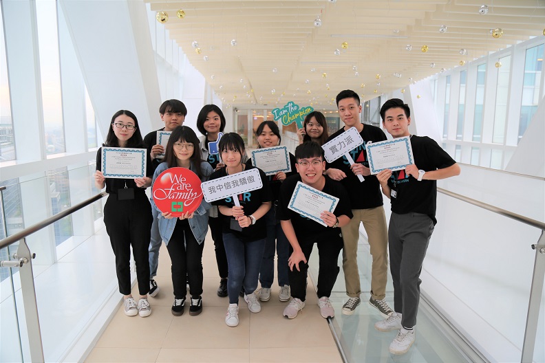 為提升未來就業競爭力，中金院每年也安排準大四生前往中國信託及其他產學合作夥伴實習。