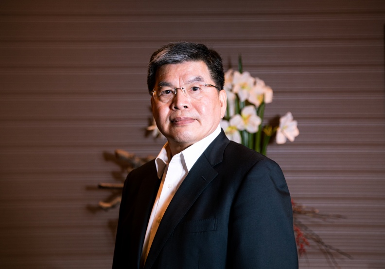 國泰金控總經理李長庚啟動應變，領軍抗疫度過一百多天的危機。