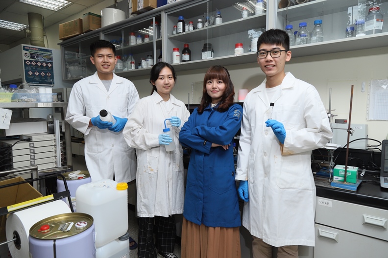 於加州柏克萊大學化學系擔任博士後研究員後,林律吟選擇回臺,於北科大化學工程與生物科技系任教。