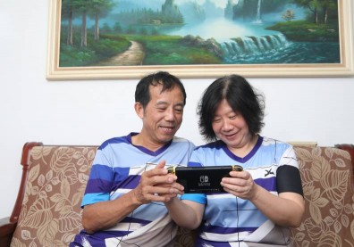 打電玩、訂外送 「數位新鮮人」一試就愛上