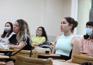 不再孤芳自賞 政大向外串連拚轉骨