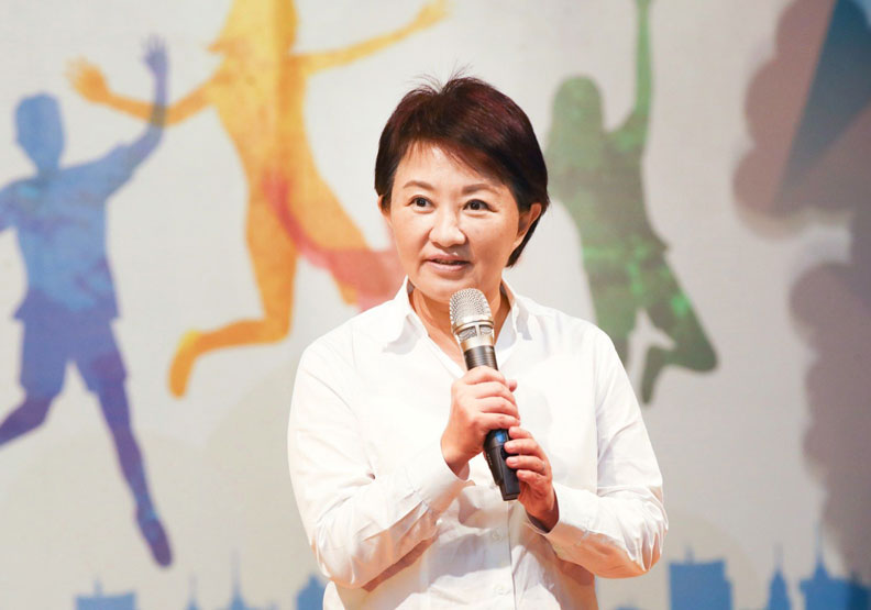 圖／台電中火二號機組重啟發電，台中市長盧秀燕表示，台電違法開機，中市府必須依法行事。取自盧秀燕臉書 