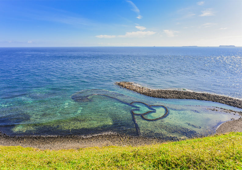 澎湖雙心石滬。可樂旅遊提供