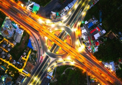 掌握多元、防禦與收益，避免資產陷入經濟U型谷底