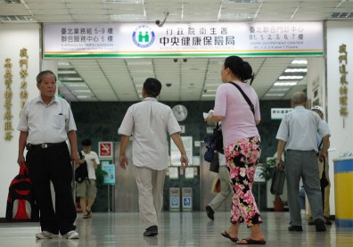 不敵醫界反彈？健保署：廢止自付差額特材上限政策