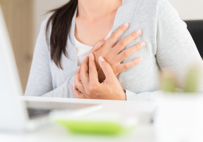 乳房痛很少與乳癌有關！醫師圖文解析，這４大症狀需要注意
