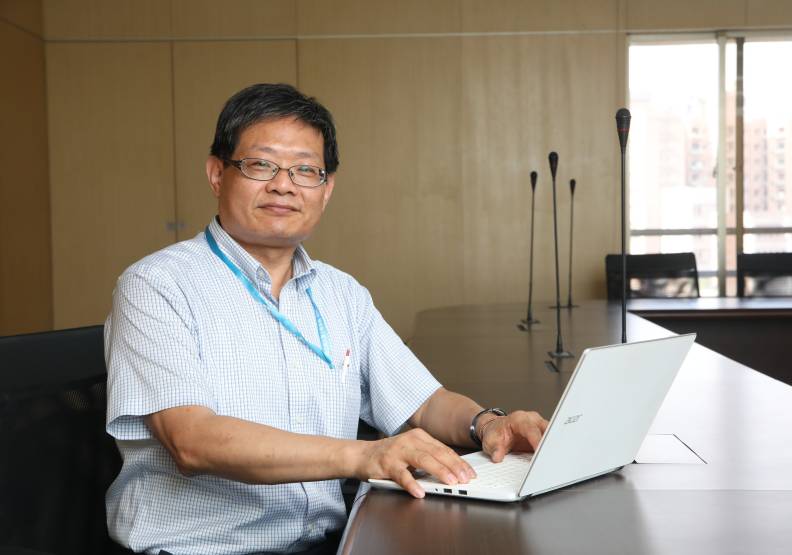 政大校務研究辦公室主任洪福聲表示，任何變革都需要數據做為證據，才能說服所有人轉型是必要且合理。蘇義傑攝。