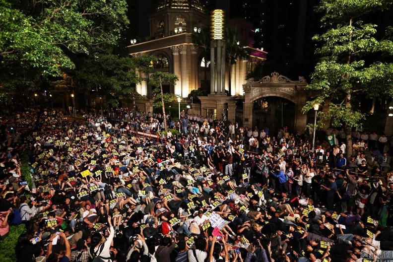 高房價是年輕世代的民怨之首。圖片取自巢運臉書