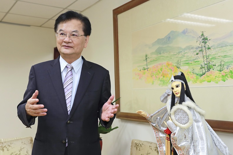 國立暨南國際大學校長蘇玉龍領軍,長期耕耘國際盟校、締結知名企業,幫助 EMBA 學員掌握國際經濟趨勢,拓展全球眼界。