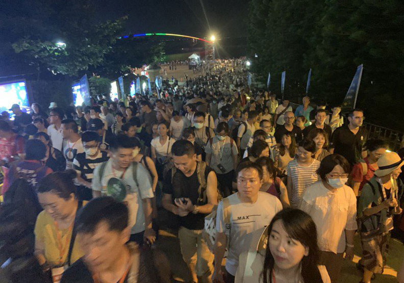 圖／澎湖花火節散場人潮。聯合新聞網提供