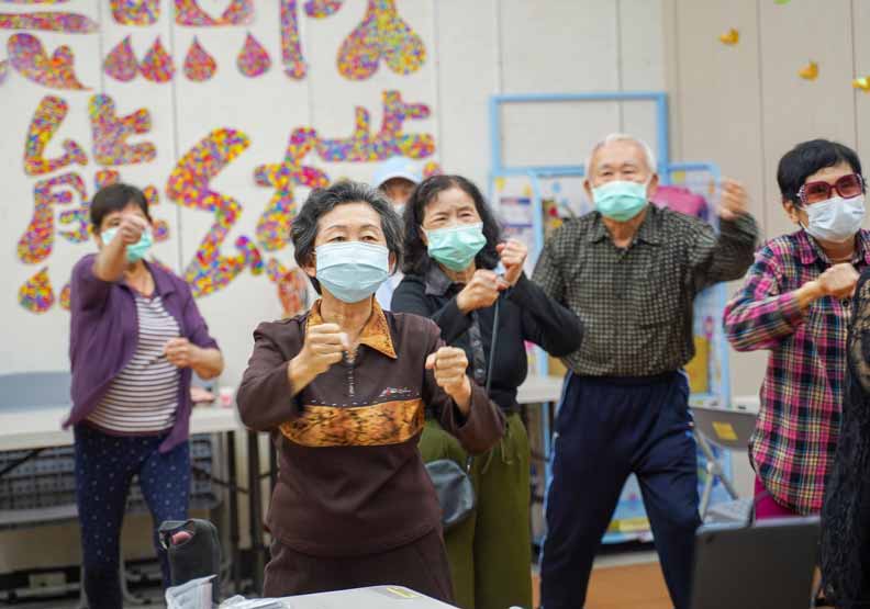 台灣人口老化速度飛快,加速傳統藥局的轉型。