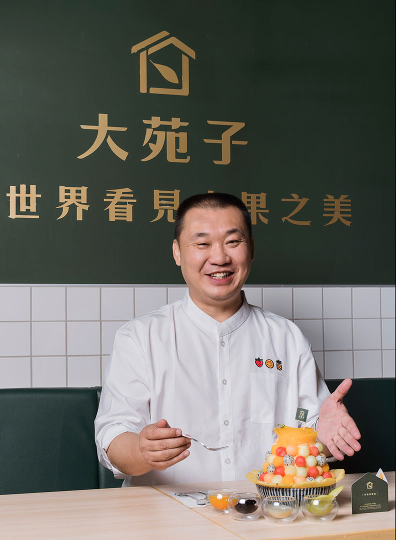 大苑子總經理邱瑞堂將外帶手搖飲轉向內用場域經營,用多元的鮮果產品創造停留經濟。大苑子提供