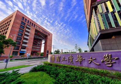 人均校地僅一間廁所！公校學生大增，無奈得「與逝者爭地」...