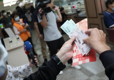 今年振興「3倍變5倍」？政院：視疫情發展，最快9月上路