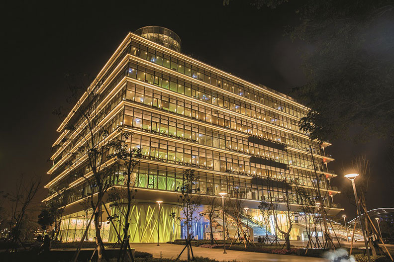 高雄市立圖書總館。