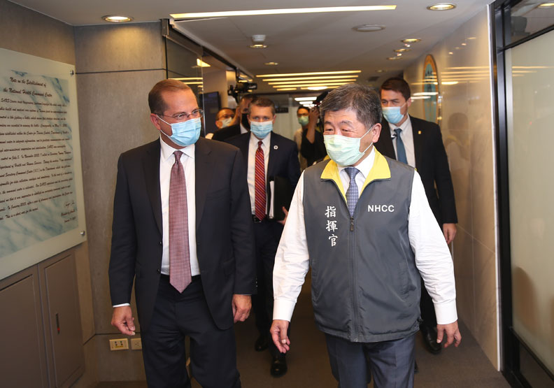 圖／美國衛生部長阿查爾（Alex Azar）、衛福部長陳時中。中央流行疫情指揮中心提供