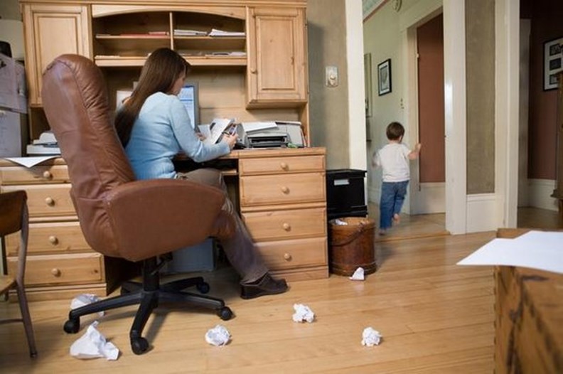 長期的在家上班族,應量身打造適宜的工作環境。