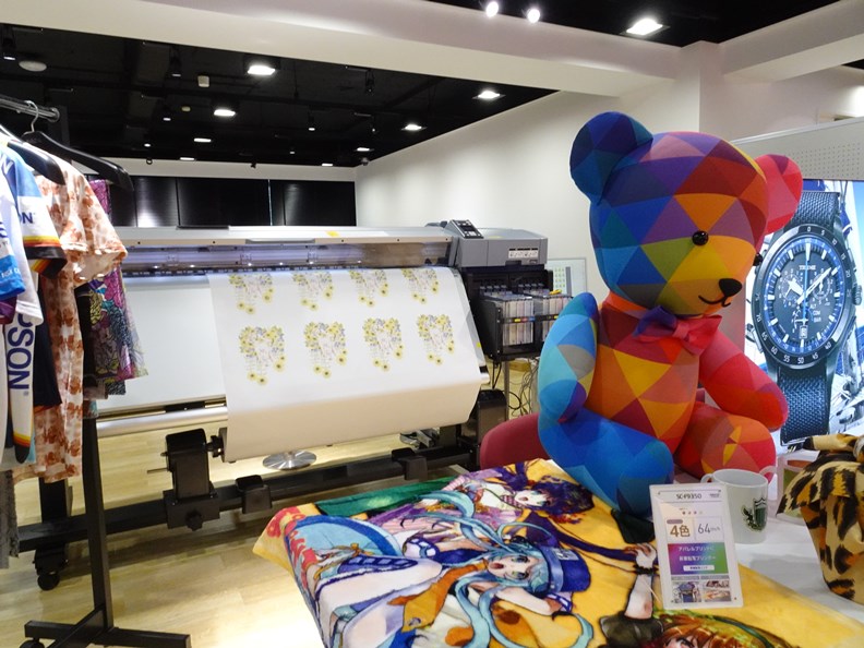 EPSON 近年不斷推廣傳統印刷技術的使用範圍。