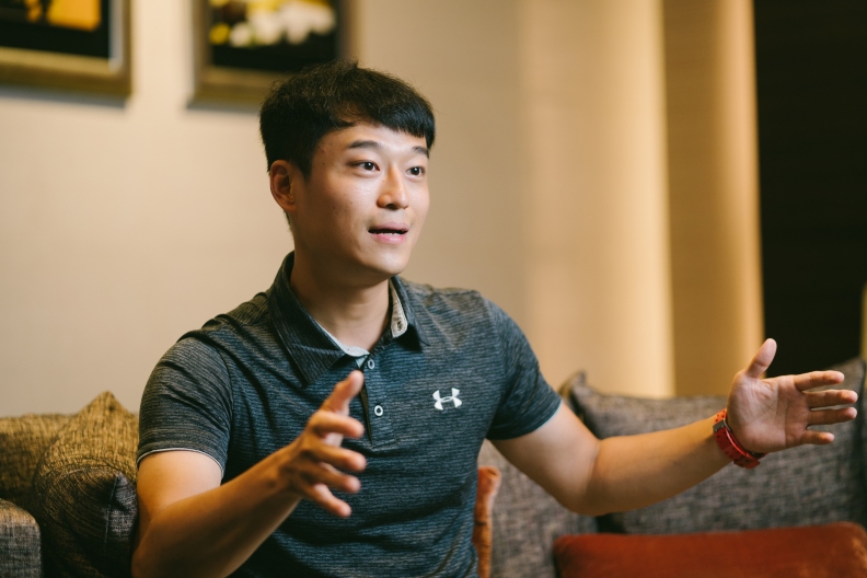 黃柏豪在2017年以「淨灘達人」之姿,拿下國泰達人爭霸賽比賽前三名和大學生人氣票選第一名。