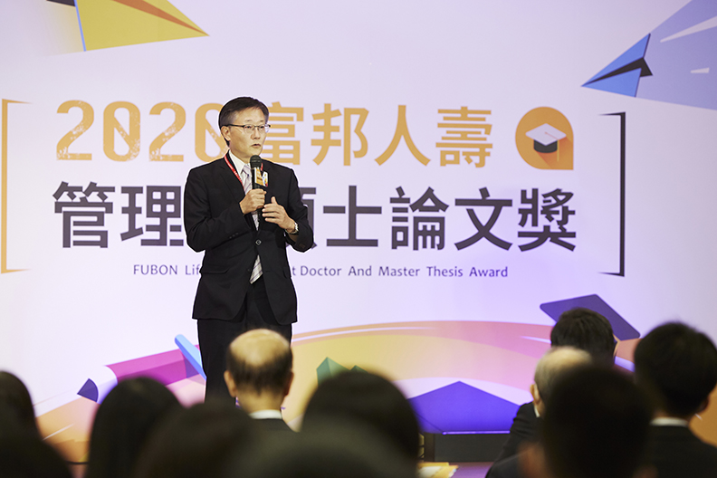 政大財管系特聘教授、《哈佛商業評論》繁中版編委員會召集人周行一教授