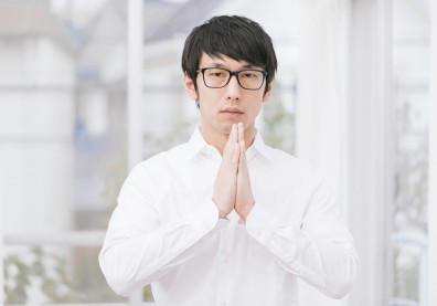 「請你幫幫忙！」有禮貌又不被嫌煩，8個英文句型順利討救兵