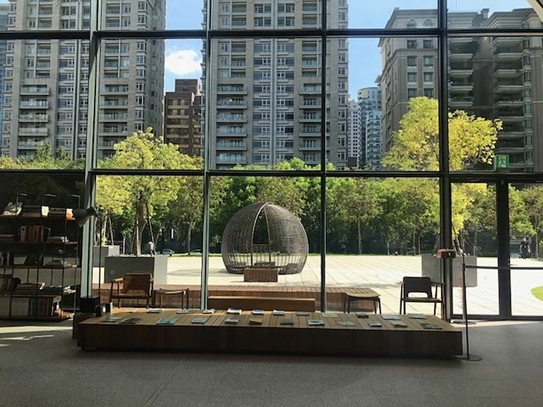 今年許多五星飯店推出疫情優惠專案，很適合來一場宅度假。