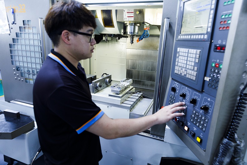 雖然受新冠肺炎疫情影響，高明鐵仍將2020年訂為「高明鐵的知識元年」，鼓勵員工研習精進。