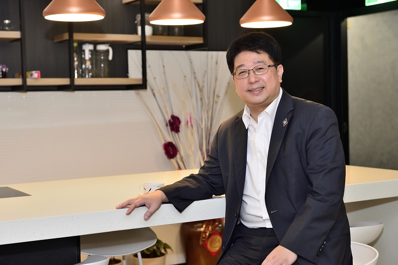 骨子裡敢愛、敢作夢,外表看似嚴謹的瑞助營造張正岳 董事長,將關懷及溫暖傳遞給更多人,以正能量帶動更多向上力量。