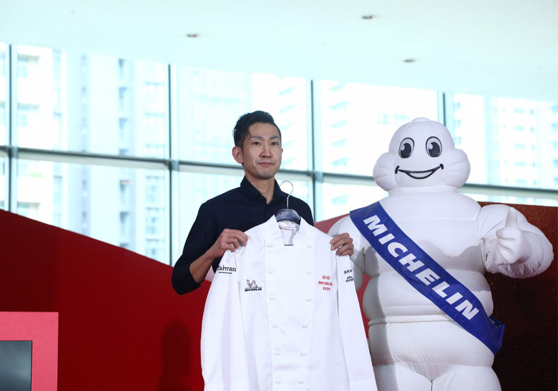 logy獲得米其林二星。