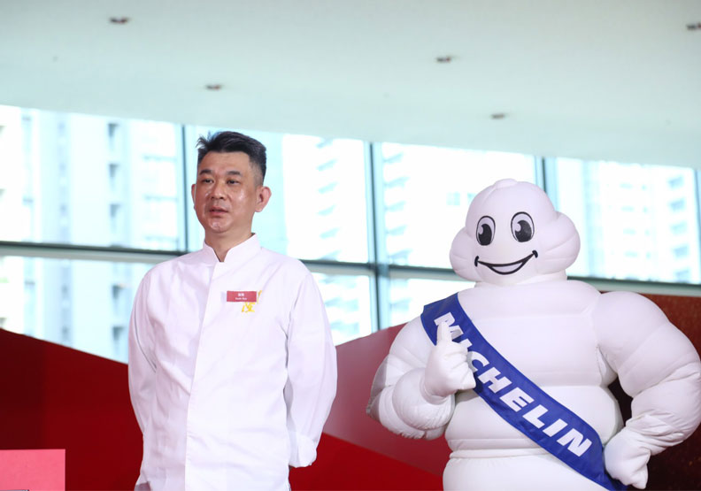 鮨隆獲得米其林一星。