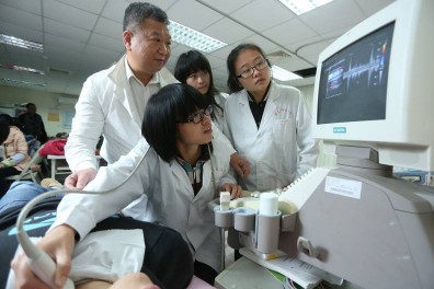 招生難、考照更難 醫事人力拉警報