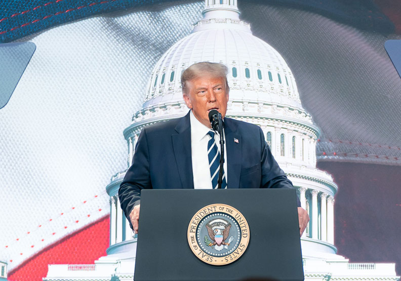 圖／美國總統川普27日晚間於白宮發表被提名演說。Flickr by The White House