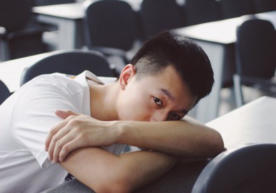 在親子交鋒時，陪伴在父母身邊的那位人類學家