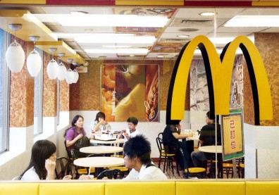 麥當勞不靠食物賺錢？拆解獲利模式，你會發現根本是房地產大亨
