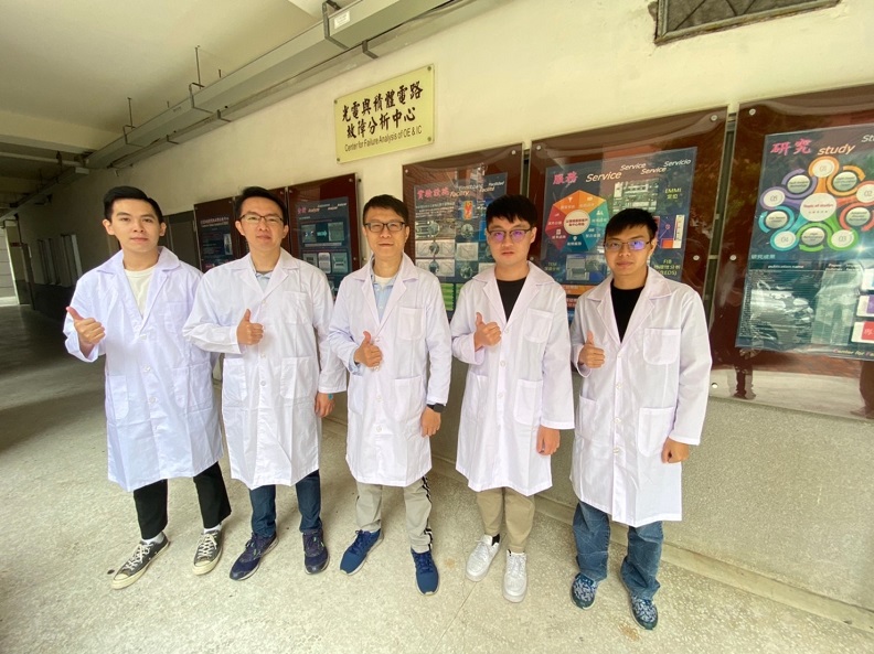 「104 人力銀行企業邀請面試偏愛大學排行」半導體業最愛邀約大學排名全國第9,製程規劃類人員排名全國第3,讓學生在畢業前即受半導體產業相關企業青睞,安排就業。