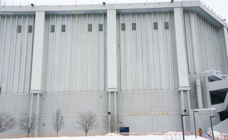 曾在雪城的冷氣大廠開利,離開後只留下體育館。