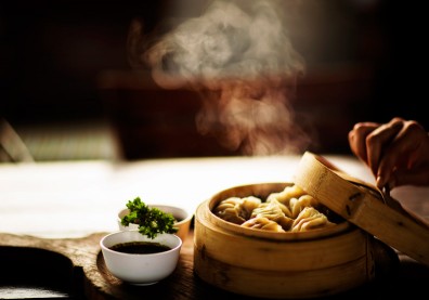 你要靠賣餃子賺錢，還是賣餃子店賺錢？人生的大財富來自會設局