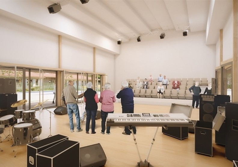 在工作人員陪伴下,入住者可進行各種休閒活動。