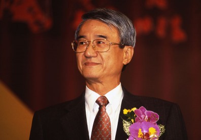 沒職務仍插手新光金！金管會訂「吳東進條款」，防大股東干政