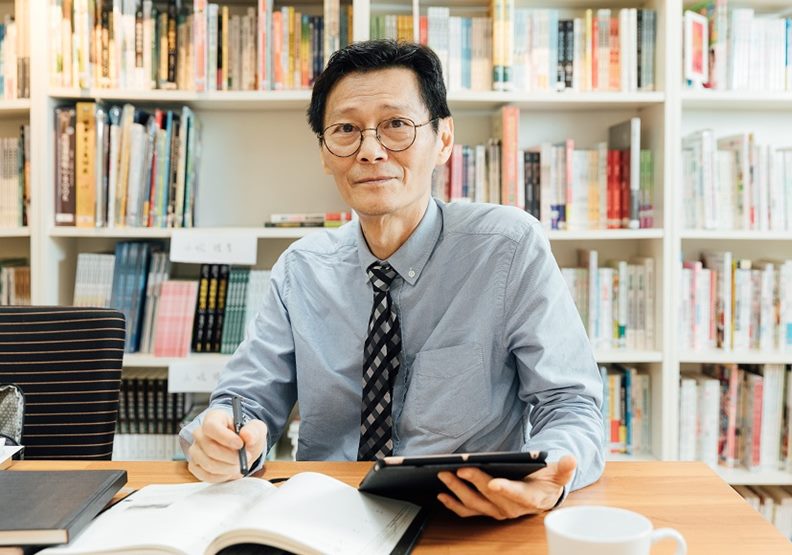 年領股利200萬！謝士英45歲後的傻瓜投資法：只要會乘法，3年帳戶數字變5倍