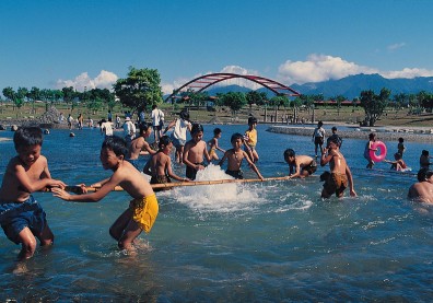 宜蘭縣攜手同心，冬山河再現生機
