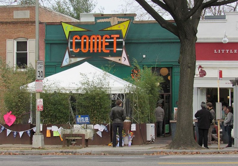 「彗星乒乓」(Comet Ping Pong)披薩店。wikimedia commons by Farragutful